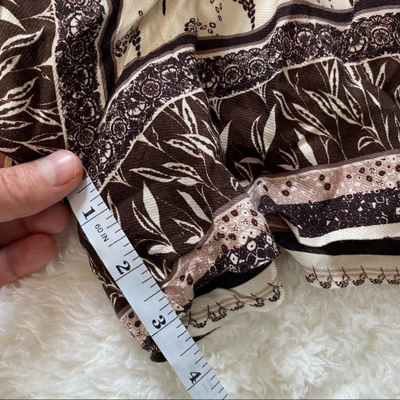 H&M High Waisted Flowy Shorts Size 2 - Picture 8 of 9